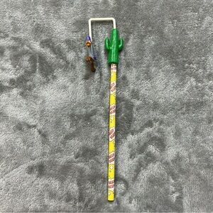 Vintage 1988 Warner Bros. Road Runner Pencil and twirling topper Beep Beep 19495